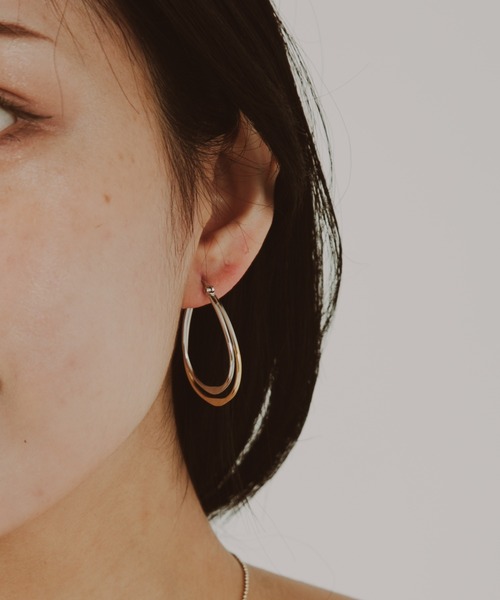 COLOR TOKYO ACCESSORIES（カラートウキョウアクセサリー）の「バイカラーオーバルフープピアス（ピアス（両耳用）・レディース・その他・FREE）」の6枚目の写真