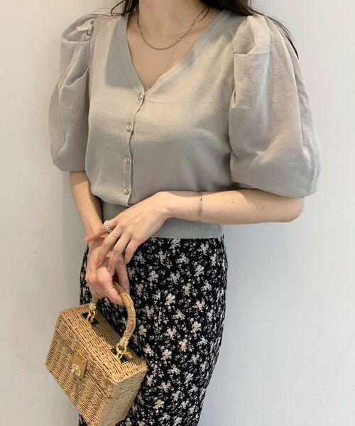 MAJESTIC LEGON(マジェスティックレゴン)の「ボリュームスリーブシアーカーディガン(カーディガン/ボレロ・レディース・ライトグレー/ピンク/アイボリー/ピンクベージュ・MEDIUM)」の14枚目の写真