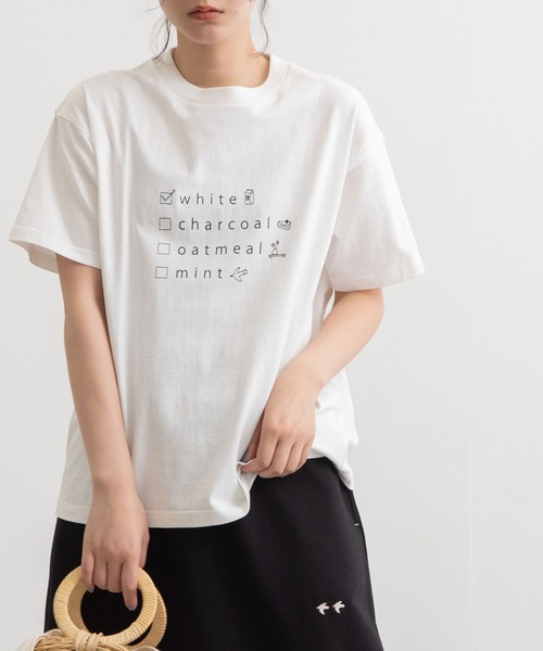 POU DOU DOU（プードゥドゥ）の「カラーネームプリントTee（Tシャツ/カットソー・レディース・オフホワイト/ライトグリーン/ダークグレー/オートミール・3）」の2枚目の写真
