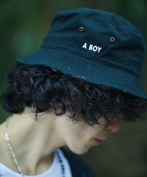 Iroquois(イロコイ)の「A MAN A BOY BUCKET HAT(ハット・メンズ・ホワイト/ブラック・2/3)」の6枚目の写真