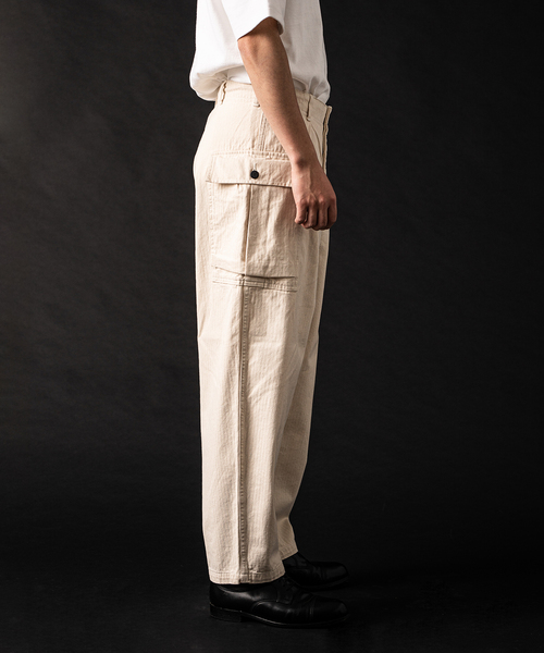 JOURNAL STANDARD（ジャーナルスタンダード）の「【VSシリーズ】 BALLOON ヘリンボーン M43-HBTパンツ（カーゴパンツ・メンズ・カーキ/アイボリー・MEDIUM/LARGE）」の12枚目の写真