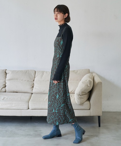 VACANCY(ヴァカンシー)の「サイドオープンサテンキャミワンピース(ワンピース・レディース・ブラック/ブルー/その他・FREE)」の15枚目の写真