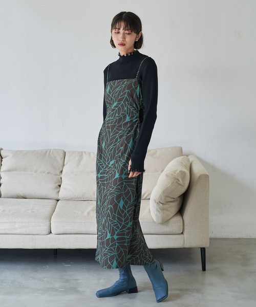 VACANCY(ヴァカンシー)の「サイドオープンサテンキャミワンピース(ワンピース・レディース・ブラック/ブルー/その他・FREE)」の17枚目の写真