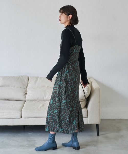 VACANCY(ヴァカンシー)の「サイドオープンサテンキャミワンピース(ワンピース・レディース・ブラック/ブルー/その他・FREE)」の18枚目の写真