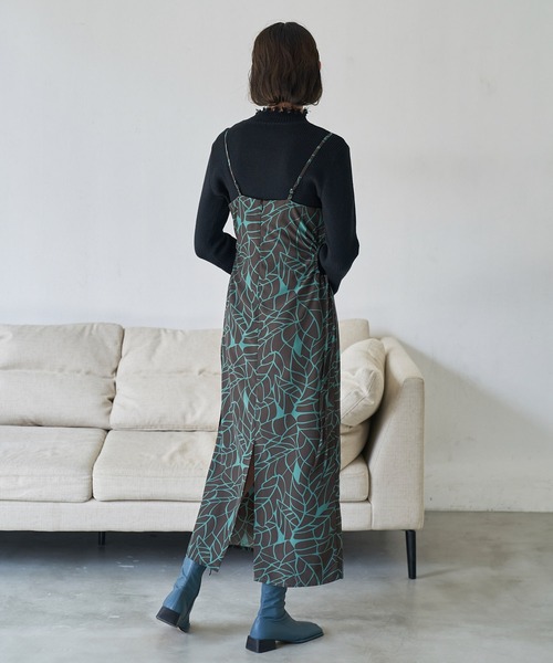 VACANCY(ヴァカンシー)の「サイドオープンサテンキャミワンピース(ワンピース・レディース・ブラック/ブルー/その他・FREE)」の19枚目の写真