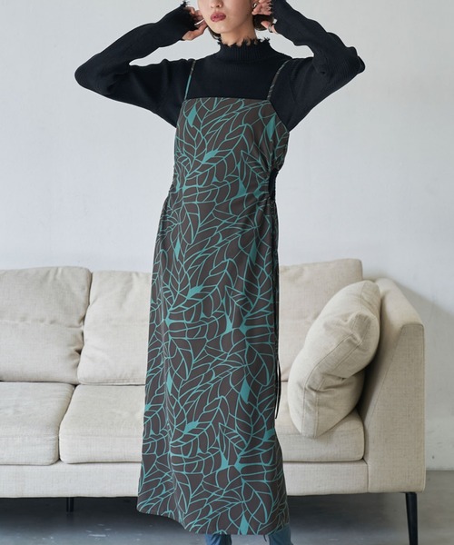 VACANCY(ヴァカンシー)の「サイドオープンサテンキャミワンピース(ワンピース・レディース・ブラック/ブルー/その他・FREE)」の13枚目の写真