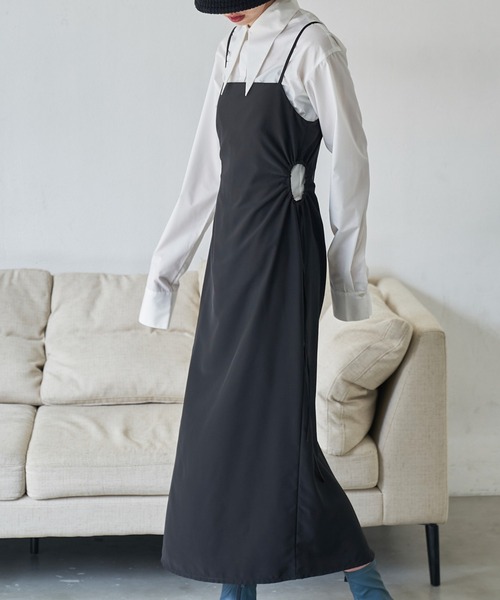 VACANCY(ヴァカンシー)の「サイドオープンサテンキャミワンピース(ワンピース・レディース・ブラック/ブルー/その他・FREE)」の4枚目の写真