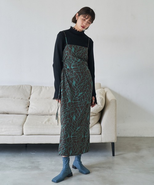 VACANCY(ヴァカンシー)の「サイドオープンサテンキャミワンピース(ワンピース・レディース・ブラック/ブルー/その他・FREE)」の16枚目の写真