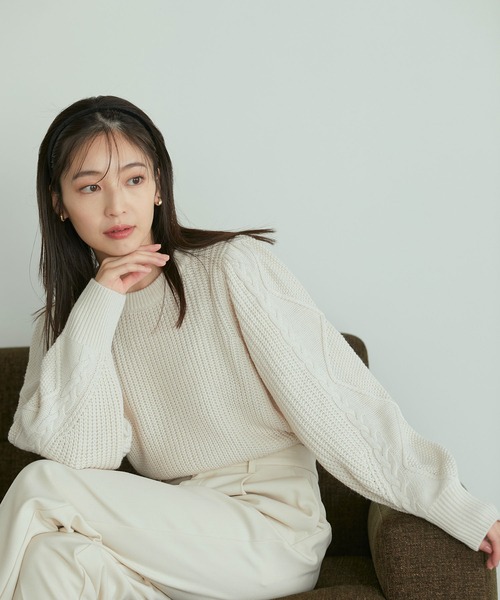 VIS（ビス）の「【洗える】ケーブルボリューム袖ニットプルオーバー【sustainable】（ニット/セーター・レディース・ブラック/グレー/ホワイト系その他/イエロー・FREE）」の2枚目の写真