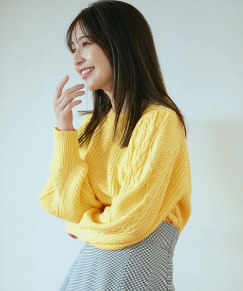 VIS（ビス）の「【洗える】ケーブルボリューム袖ニットプルオーバー【sustainable】（ニット/セーター・レディース・ブラック/グレー/ホワイト系その他/イエロー・FREE）」の6枚目の写真