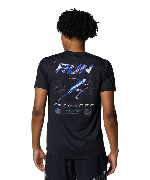 UNDER ARMOUR（アンダーアーマー）の「UAランエニウェア メッシュ グラフィック ショートスリーブ Tシャツ（ランニング/メンズ）（Tシャツ/カットソー・メンズ・ブラック/ブルー・S/XL/L/M/XXL）」の3枚目の写真