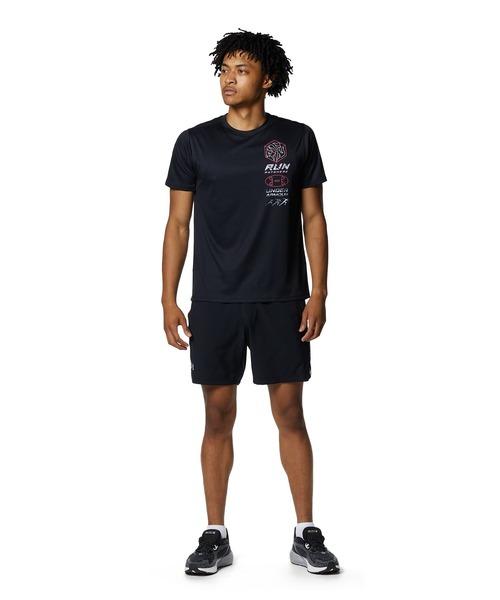 UNDER ARMOUR（アンダーアーマー）の「UAランエニウェア メッシュ グラフィック ショートスリーブ Tシャツ（ランニング/メンズ）（Tシャツ/カットソー・メンズ・ブラック/ブルー・S/XL/L/M/XXL）」の4枚目の写真