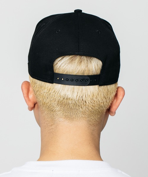 XLARGE(エクストララージ)の「XLARGE x NEWERA WALKING APE SNAPBACK CAP(キャップ・メンズ・ブラック/ネイビー/ブラウン/グリーン・ONE SIZE)」の6枚目の写真