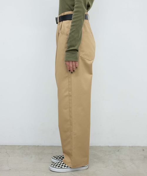 WEGO(ウィゴー)の「WEGO/ベルト付きタックワイドチノパンツ(チノパンツ・レディース・ブラック/ベージュ・FREE)」の10枚目の写真