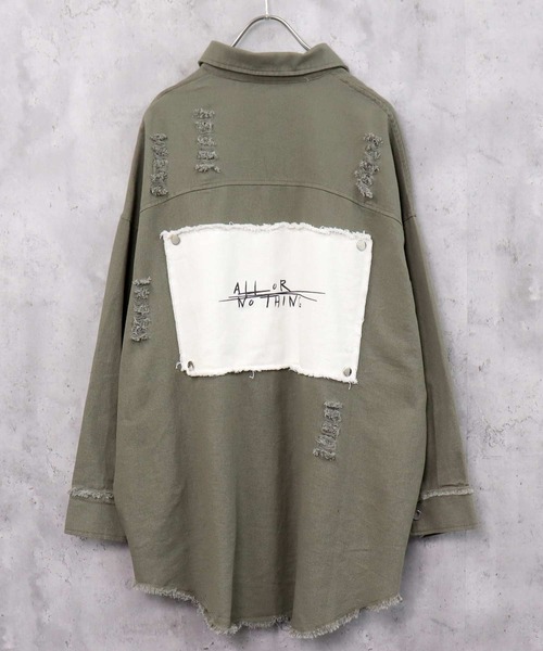 SHISKY（シスキー）の「BIGシルエットチュニックシャツ（シャツ/ブラウス・レディース・ホワイト/カーキ/ブラック/グレー・S/M/L）」の14枚目の写真