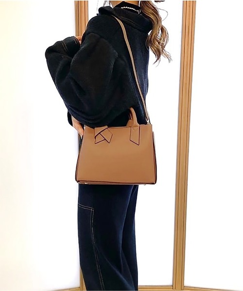 Ober Tashe（オーバータッシェ）の「合皮リボンハンドル２WAYあおりトート（トートバッグ・レディース・ベージュ/ブラック/キャメル/ピンクベージュ/ピンク系・FREE）」の4枚目の写真