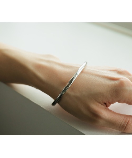 select MOCA（セレクトモカ）の「ドロップバングル（バングル/リストバンド・レディース・シルバー/ゴールド・FREE）」の5枚目の写真