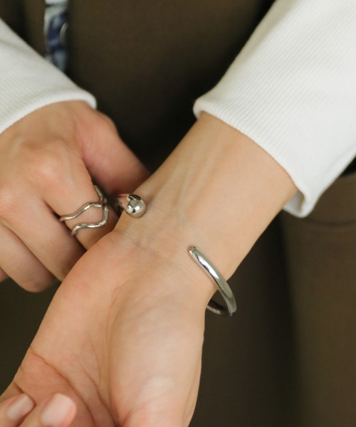 select MOCA（セレクトモカ）の「ドロップバングル（バングル/リストバンド・レディース・シルバー/ゴールド・FREE）」の9枚目の写真