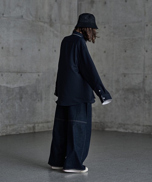 shiki tokyo(シキトウキョウ)の「Oversized Stitch Zip Shirt / オーバーサイズステッチZIPシャツ(シャツ/ブラウス・メンズ・ネイビー/ベージュ・SMALL/MEDIUM/LARGE)」の6枚目の写真