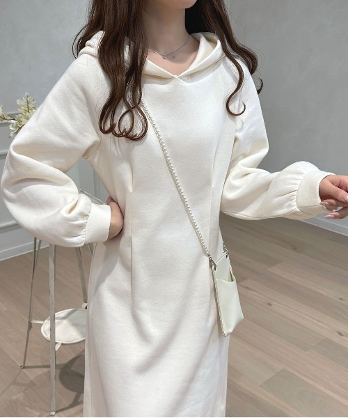 apres jour（アプレジュール）の「フード付きスウェットワンピース