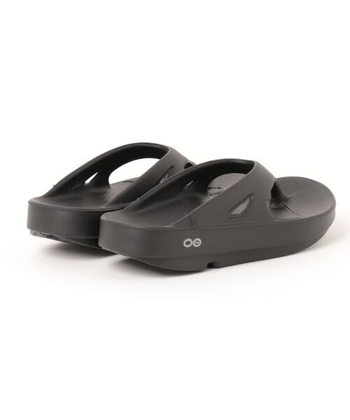 OOFOS（ウーフォス）の「【OOFOS】200050 OOriginal（サンダル・レディース・ブラック・23cm/24cm/25cm）」の2枚目の写真