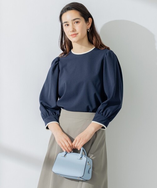 組曲(クミキョク)の「【洗える】バイカラージョーゼットバックリボン ブラウス(Tシャツ/カットソー・レディース・ベージュ系/アイボリー系/ネイビー系・2)」の3枚目の写真