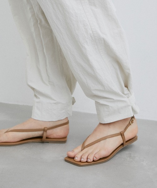 ADAM ET ROPE'（アダムエロペ）の「【定番人気】スクエアストラップビーチサンダル（サンダル・レディース・キャメル/ブラック・24.0cm/23.5cm/24.5cm/23.0cm）」の13枚目の写真