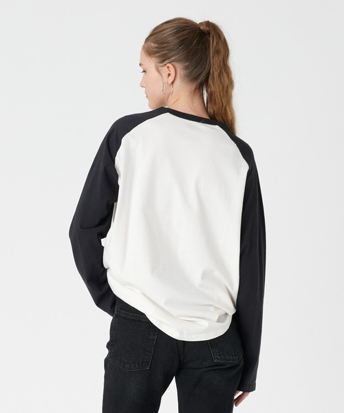 Levi's(リーバイス)の「Levi's/リーバイス グラフィック ロングスリーブシャツ ブラック 19 GARDENIA(Tシャツ/カットソー・レディース・マルチ・M/S/XS)」の3枚目の写真