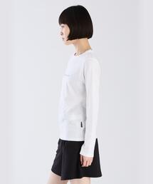 To b. by agnes b.（トゥービーバイアニエスベー）の「ロゴ プリント