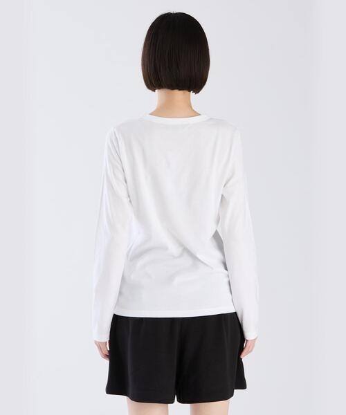 To b. by agnes b.（トゥービーバイアニエスベー）の「ロゴ プリント ロングスリーブ Tシャツ（Tシャツ/カットソー・レディース・ホワイト・38/40）」の4枚目の写真