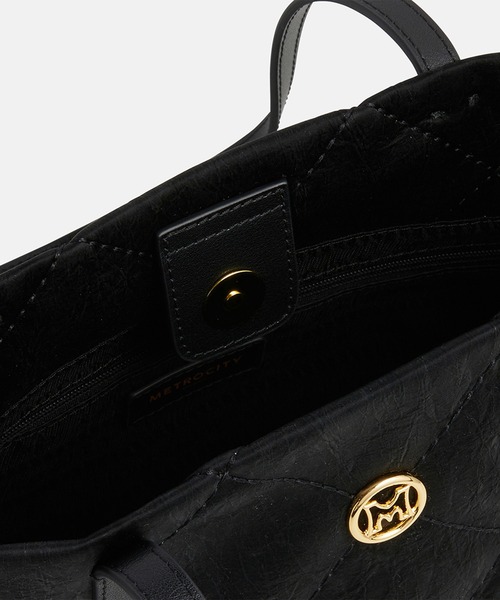 METROCITY（メトロシティ）の「(オンライン専用) ラルゴバッグ(Largo Bag) ダイヤ キルティング S ホーボーバッグ（トートバッグ・レディース・ブラック/アイボリー・FREE）」の8枚目の写真