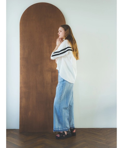 Editt by YECCA VECCA（エディットバイイェッカヴェッカ）の「綿麻バギーデニムパンツ（デニムパンツ・レディース・インディゴブルー/ライトインディゴブルー・M/S）」の13枚目の写真