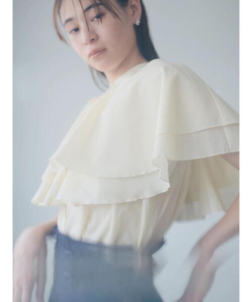 KBF（ケイビーエフ）の「KBF フリルブラウス（シャツ/ブラウス・レディース・チャコールグレー/アイボリー・FREE）」の8枚目の写真