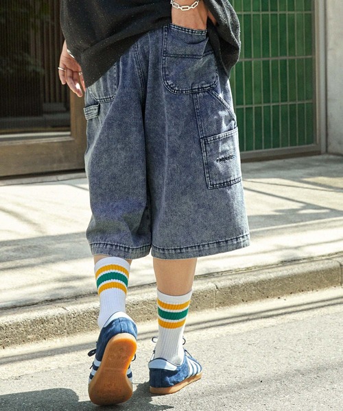 MONO-MART(モノマート)の「【retock's】ロゴ刺繍ペインターワイドハーフパンツ(その他パンツ・メンズ・ブラック系/ブルー系/カーキ/ベージュ/ブラウン/ブラック/インディゴブルー/チャコール/ダークブラウン/ブルー系1/ブラック系1・S/M/L)」の10枚目の写真