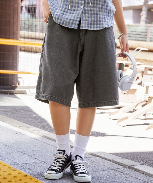 MONO-MART(モノマート)の「【retock's】ロゴ刺繍ペインターワイドハーフパンツ(その他パンツ・メンズ・ブラック系/ブルー系/カーキ/ベージュ/ブラウン/ブラック/インディゴブルー/チャコール/ダークブラウン/ブルー系1/ブラック系1・S/M/L)」の13枚目の写真