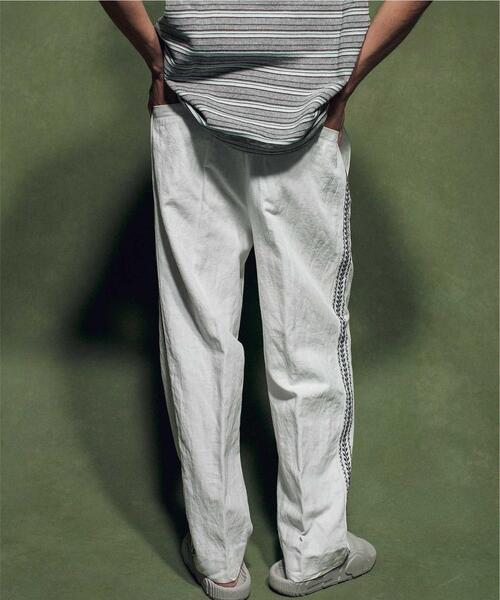 MONKEY TIME（モンキータイム）の「＜monkey time＞ CL CHINO SIDE EMBROIDERY EASY PANTS/パンツ（チノパンツ・メンズ・ブラック/オフホワイト・S/M/L）」の4枚目の写真