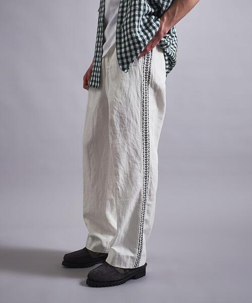 MONKEY TIME（モンキータイム）の「＜monkey time＞ CL CHINO SIDE EMBROIDERY EASY PANTS/パンツ（チノパンツ・メンズ・ブラック/オフホワイト・S/M/L）」の16枚目の写真