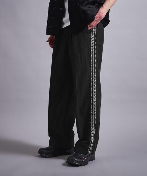 MONKEY TIME（モンキータイム）の「＜monkey time＞ CL CHINO SIDE EMBROIDERY EASY PANTS/パンツ（チノパンツ・メンズ・ブラック/オフホワイト・S/M/L）」の20枚目の写真