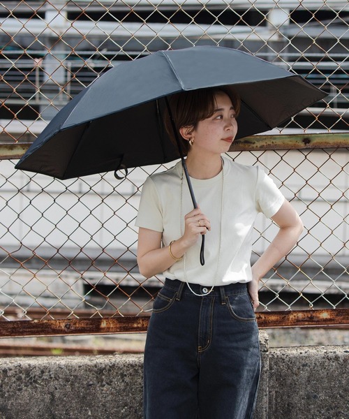 KiU(キウ)の「つゆ先がない安全傘 アメニモマケズ,ハレニモマケズ.タイプ:ライトウェイト 軽量 UVカット率100%(折りたたみ傘・メンズ・カーキ/ブラック/オフホワイト/グレー/ネイビー・FREE)」の3枚目の写真