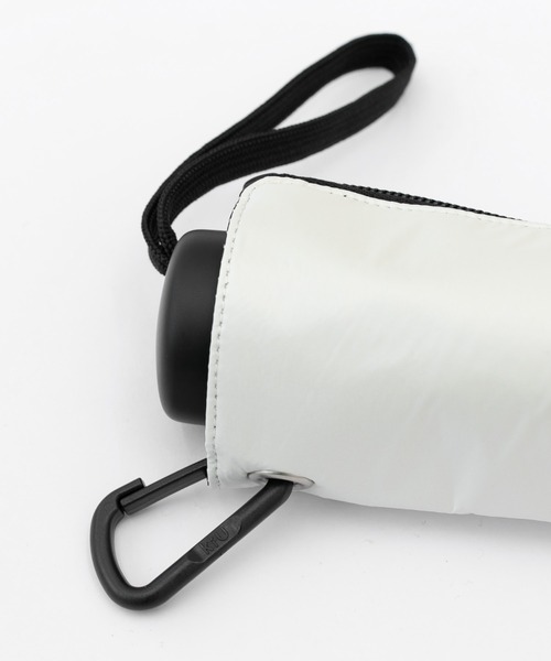 KiU(キウ)の「つゆ先がない安全傘 アメニモマケズ,ハレニモマケズ.タイプ:ライトウェイト 軽量 UVカット率100%(折りたたみ傘・メンズ・カーキ/ブラック/オフホワイト/グレー/ネイビー・FREE)」の8枚目の写真