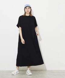 BACK PLEATS DOCKING DRESS