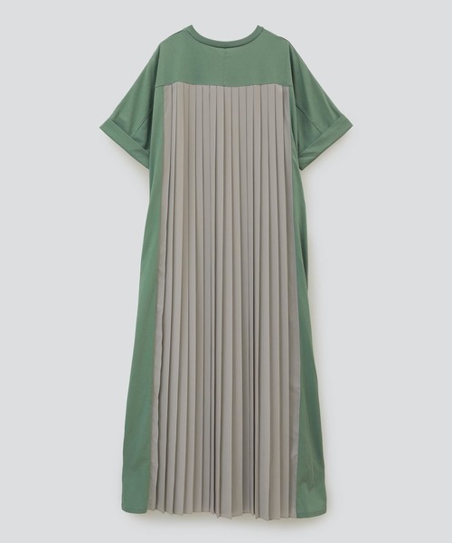 CONVERSE TOKYO(コンバーストウキョウ)の「BACK PLEATS DOCKING DRESS(ワンピース・レディース・グリーン/ブルー/ブラック・FREE)」の16枚目の写真