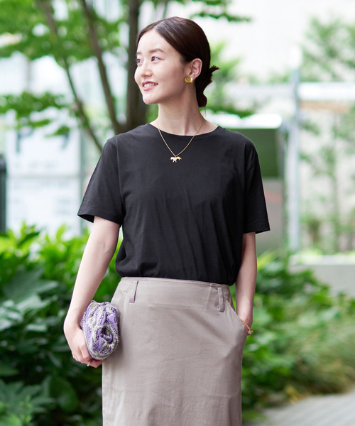 IENA（イエナ）の「【Uhr/ウーア】BACK OPEN Tシャツ（Tシャツ/カットソー・レディース・ブラック/ブラウン/ホワイト・FREE）」の17枚目の写真