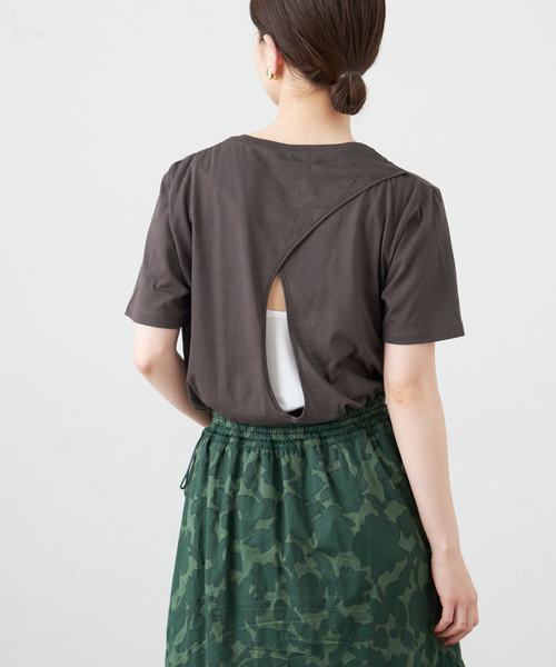 IENA（イエナ）の「【Uhr/ウーア】BACK OPEN Tシャツ（Tシャツ/カットソー・レディース・ブラック/ブラウン/ホワイト・FREE）」の14枚目の写真