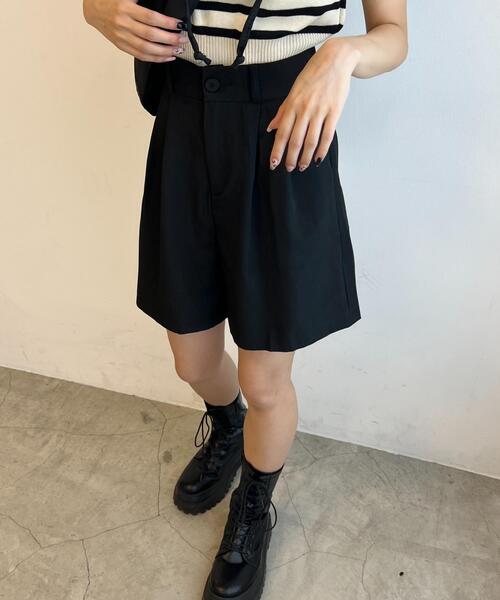PHILLY（フィリー）の「タックショートパンツ（その他パンツ・レディース・ブラック/グレー・FREE）」の2枚目の写真