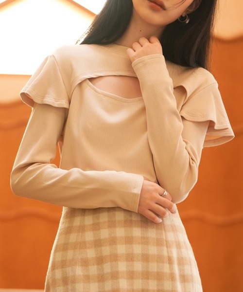 SAISON DE PAPILLON(セゾンドパピヨン)の「フロントカットアウトカットソートップス(Tシャツ/カットソー・レディース・ベージュ/ラベンダー/ブラック・S/L/M)」の6枚目の写真