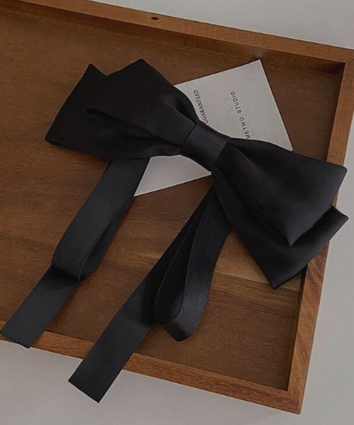 VIBGYOR Women(ヴィブジョー ウィメン)の「【resonance】リボン クラシカル バレッタ(バレッタ/ヘアクリップ・レディース・アイボリー/ブラック/レッド/オフホワイト・FREE)」の6枚目の写真