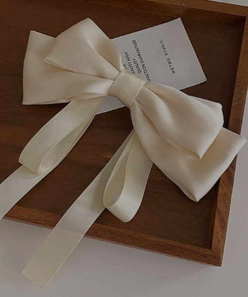 VIBGYOR Women(ヴィブジョー ウィメン)の「【resonance】リボン クラシカル バレッタ(バレッタ/ヘアクリップ・レディース・アイボリー/ブラック/レッド/オフホワイト・FREE)」の9枚目の写真