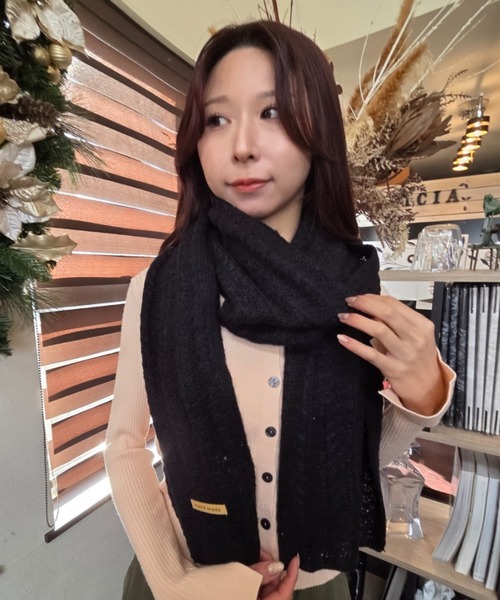 ｔｏｌｅｎｅ（トレネ）の「ワッフルニットマフラー（マフラー・レディース・レッド/ベージュ/ブラック・ONE SIZE）」の16枚目の写真