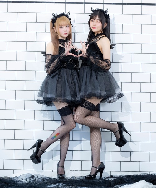Tika(ティカ)の「コスプレ かわいい デビル 悪魔 羽 ブラック フレアスカート ワンピース 7点セット コンカフェ(コスチューム/パーティーグッズ・レディース・ブラック・M)」の19枚目の写真